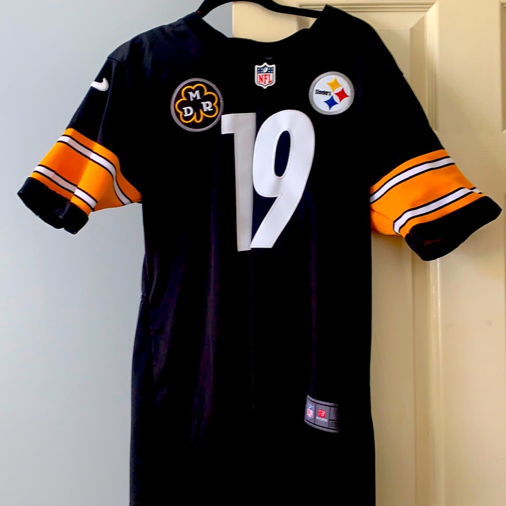 Never worn juju Steelers jersey - size S fits M! Perfect condition